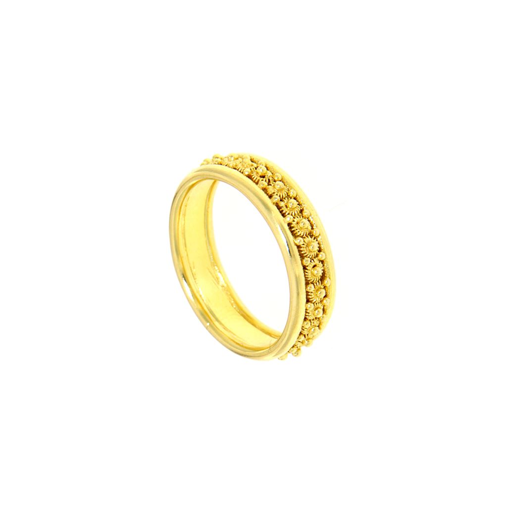 Gold filigree ring