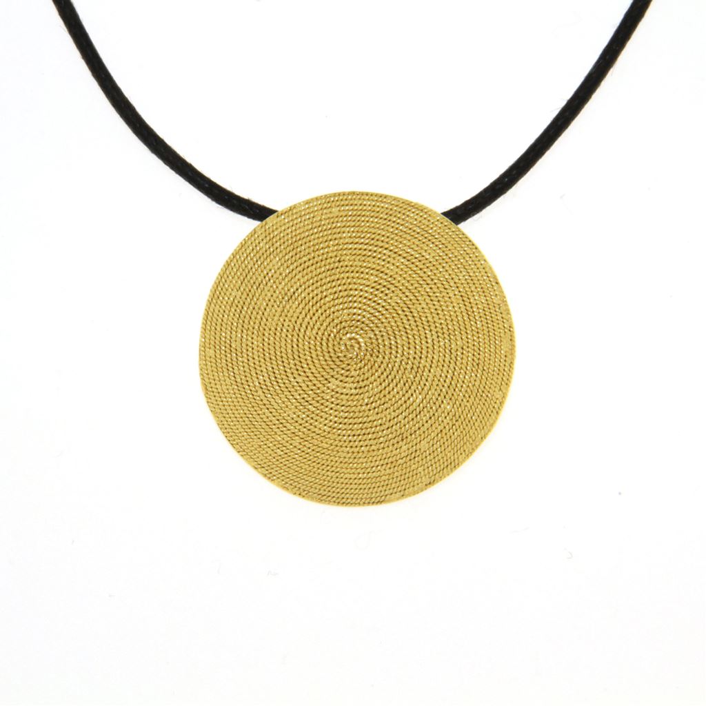 Gold corbula pendant (22 mm)