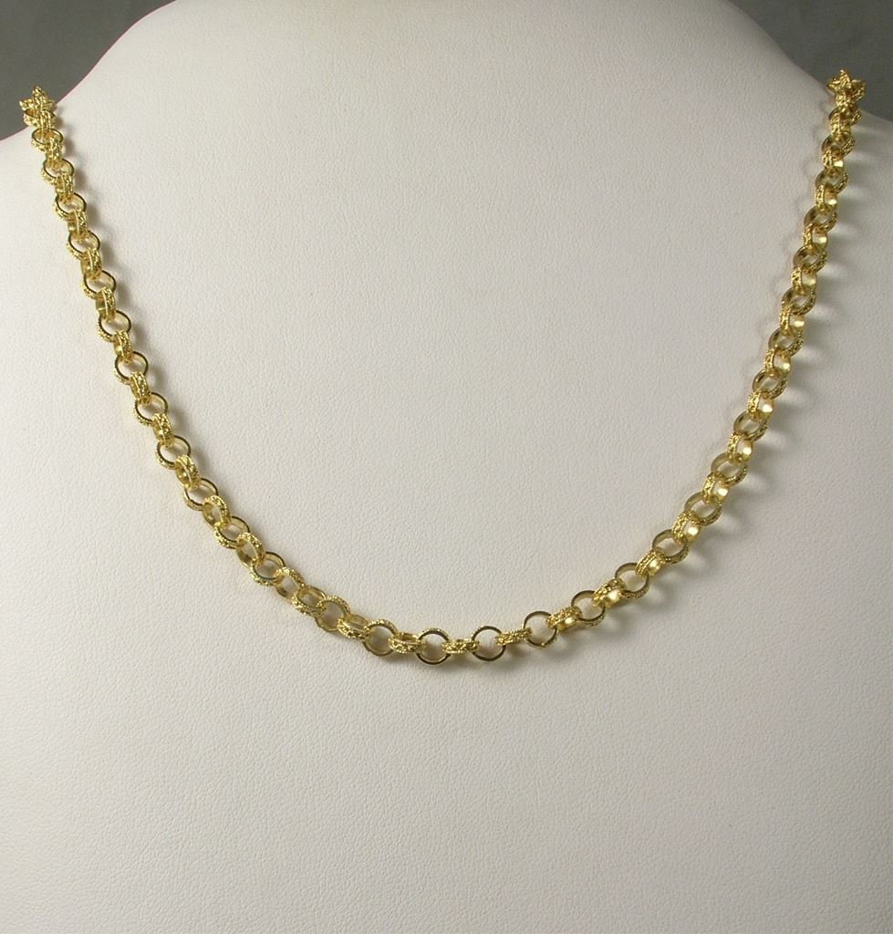Gold necklace in Sardinian filigree