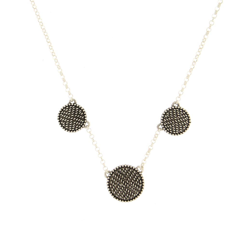 Silver necklace with three Pibiones discs