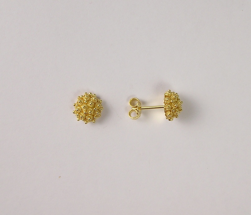 Gold filigree stud earrings hotsell