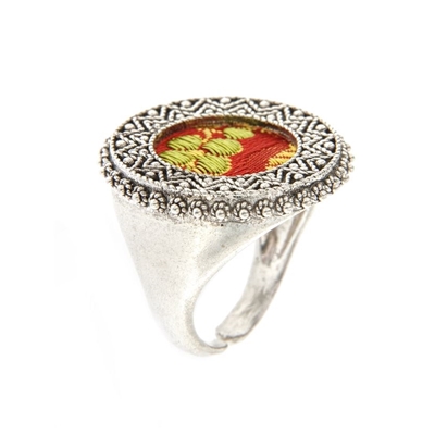 Silver filigree ring with brocade