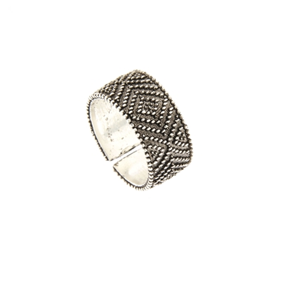 Silver filigree band ring.