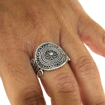 Silver ring tharros