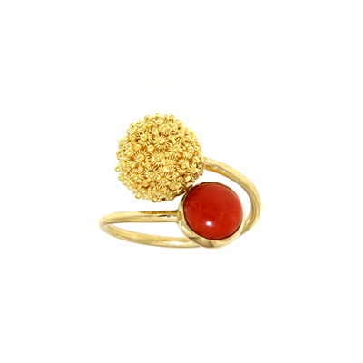 Gold contrarié ring with coral and honycomb filigree sphere
