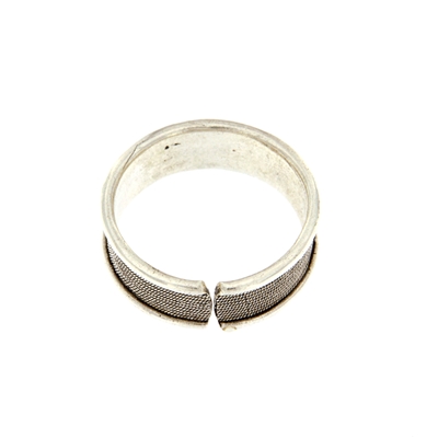 Silver filigree ring