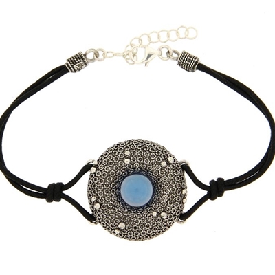 Silver filigree bracelet with blu agate