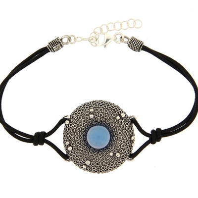 Bracciale in cotone con elementi in filigrana d´argento e agata blu