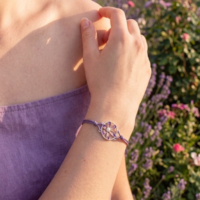 Bracciale in argento con fiore di filigrana smaltato