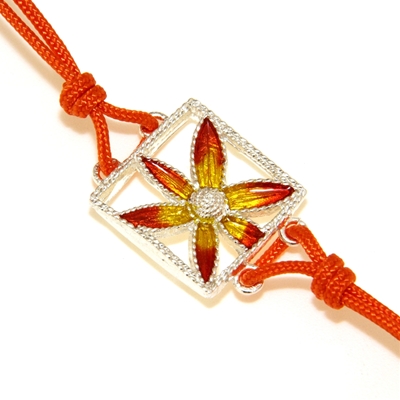 Bracciale in argento con fiore di filigrana smaltato
