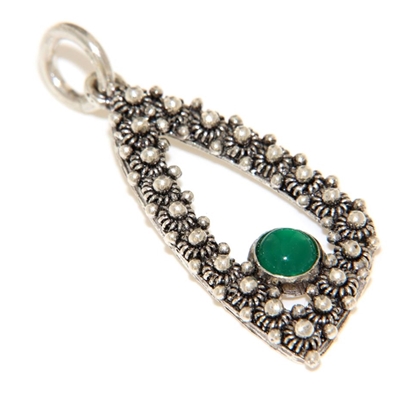 Silver pendant with sardinian filigree decoration and green agate