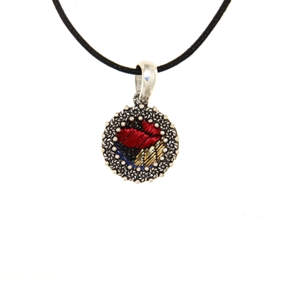 Ciondolo d´argento con corona di rose in filigrana e broccato nero