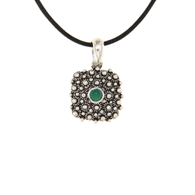 Ciondolo d´argento in filigrana con agata verde