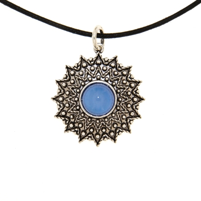 Ciondolo sardo in filigrana Girasole in argento con agata blu (24 mm)