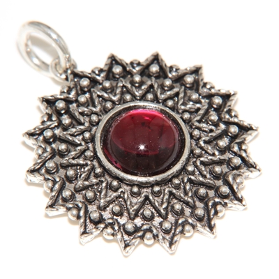 Ciondolo sardo in filigrana Girasole in argento con granato (24 mm)