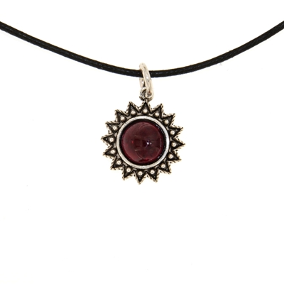 Sardinian silver filigree pendant with garnet (15 mm)