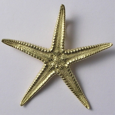 Gold starfish-shaped pendant