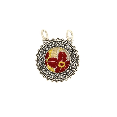 Silver filigree pendant with white brocade