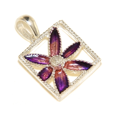Ciondolo in argento con fiori di filigrana smaltati