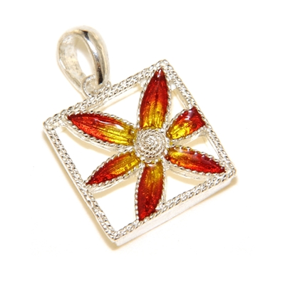 Ciondolo in argento con fiori di filigrana smaltati