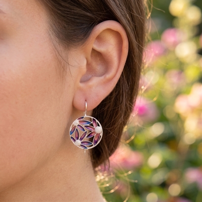 Orecchini in argento con fiori di filigrana smaltati