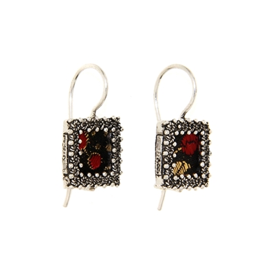 Orecchini d´argento con cornice di rose in filigrana e broccato nero