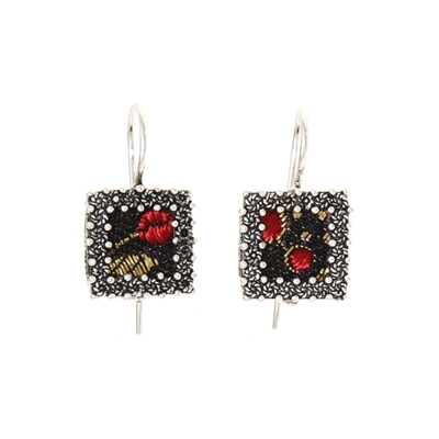 Orecchini d´argento con cornice di rose in filigrana e broccato nero