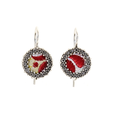 Orecchini d´argento con corona di rose in filigrana e broccato bianco