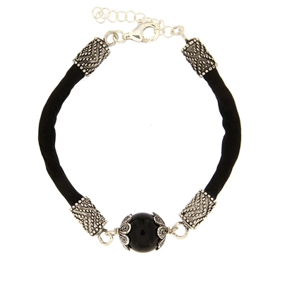 Bracciale in seta nera con ´Su Coccu´ in onice