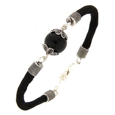 Bracciale in seta nera con ´Su Coccu´ in onice