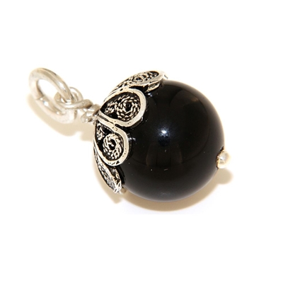 Silver pendant ´Su coccu´ with onyx and rolò chain