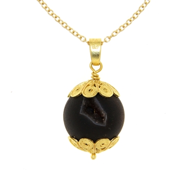 Gold pendant ´Su Coccu´ with geode
